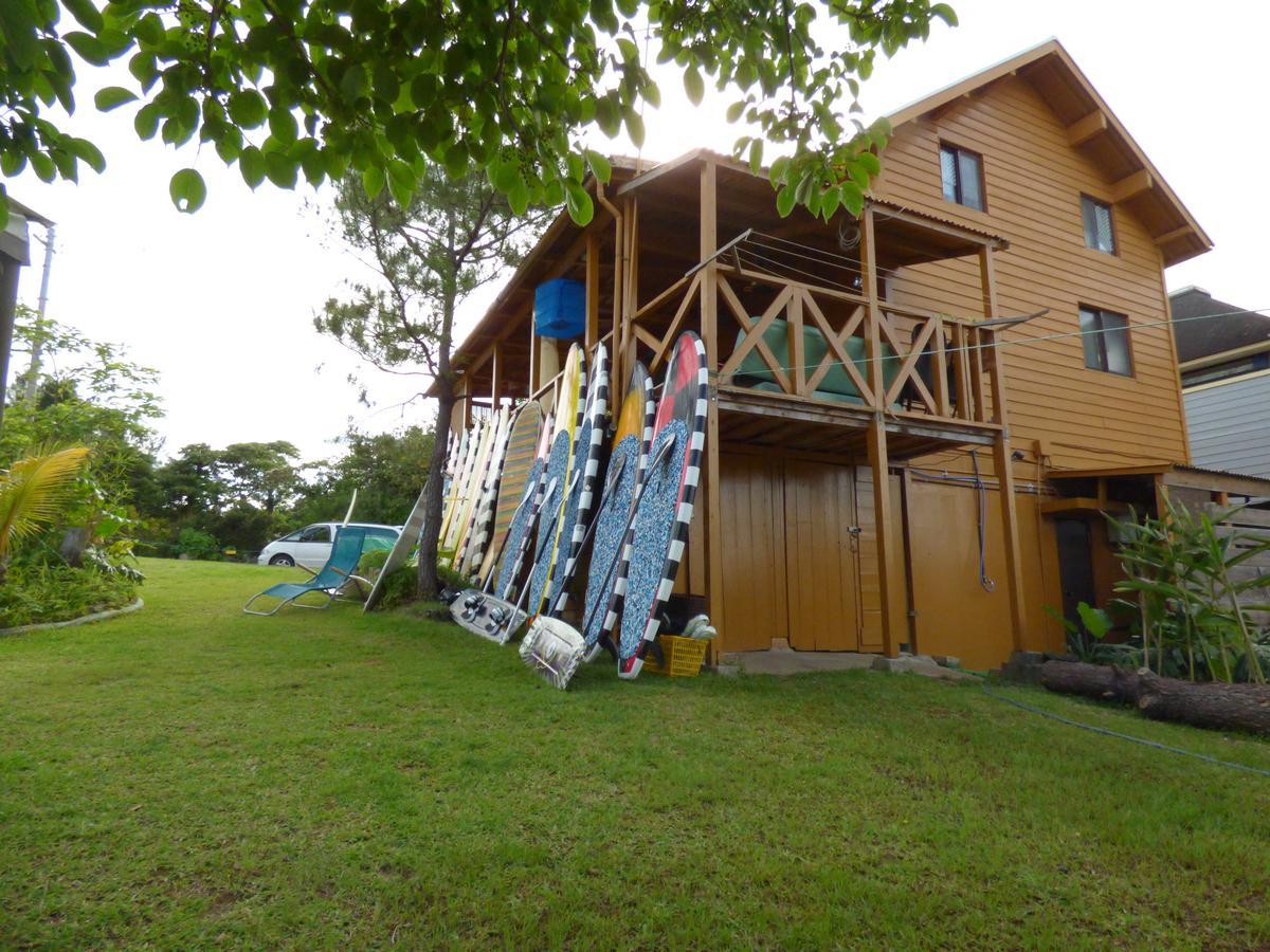 Tropical Surf House Okinawa Hotel Onna Luaran gambar
